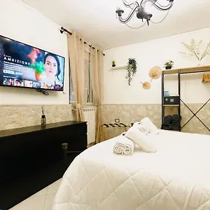 Casa Vacanza Gentileschi - Self Check-in , Napoli Italia
